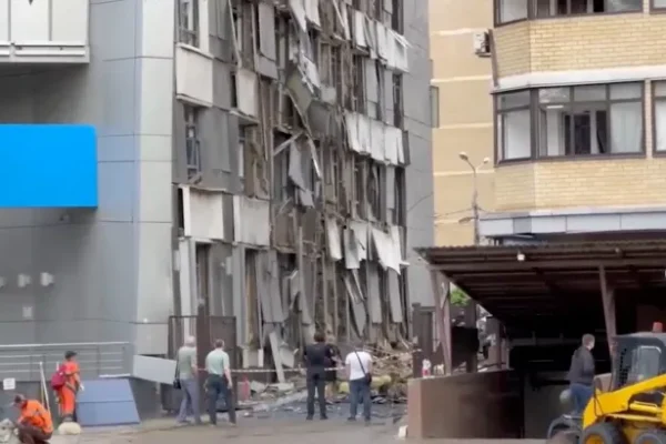Ukraine Targets Russian Energy Hubs in Massive Overnight Drone Strike