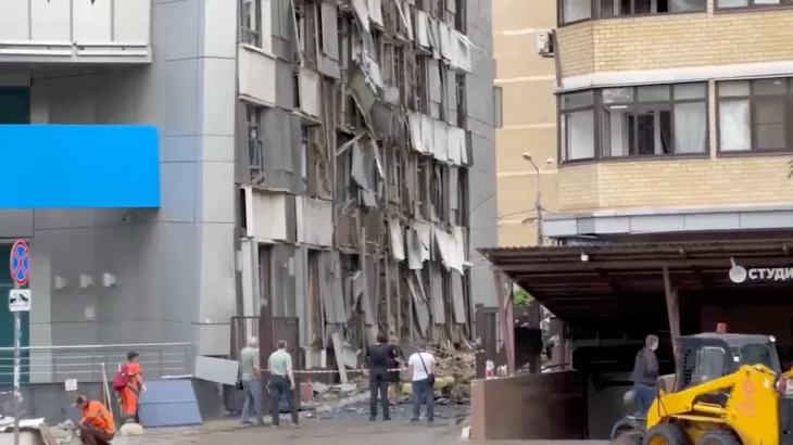 Ukraine Targets Russian Energy Hubs in Massive Overnight Drone Strike