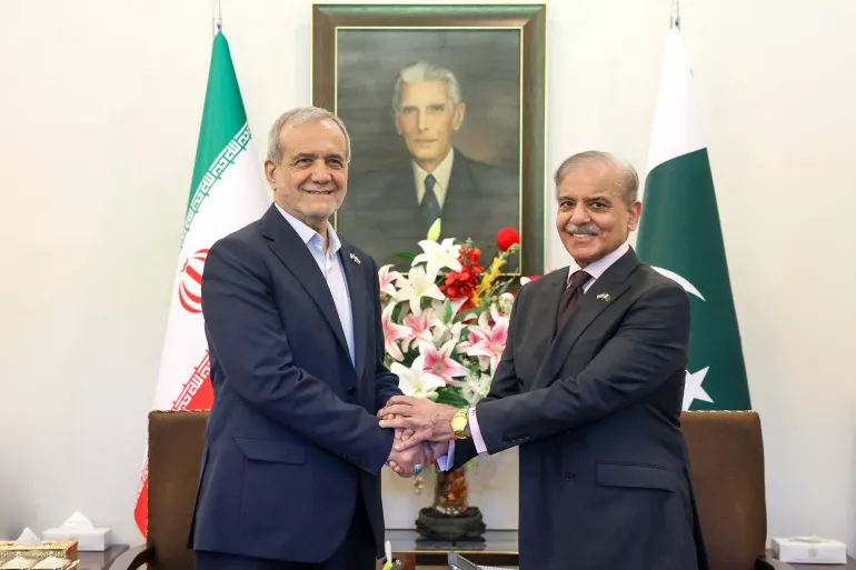 Iran’s President Pezeshkian Eyes New Regional Ties in Pakistan Visit