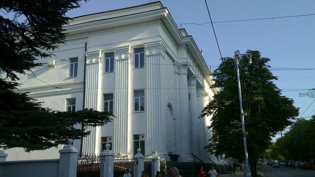 Ukraine Targets Crimea Energy Grid, Triggering Widespread Power Cuts