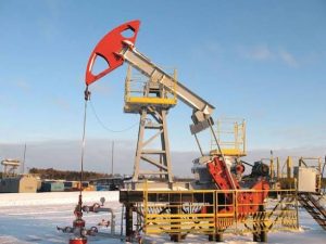 Oil Prices Surge 4% as Middle East Conflict Closes Strait of Hormuz
