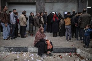 Gaza’s Cash Famine: Economy Stalls as Digital Pay Fails