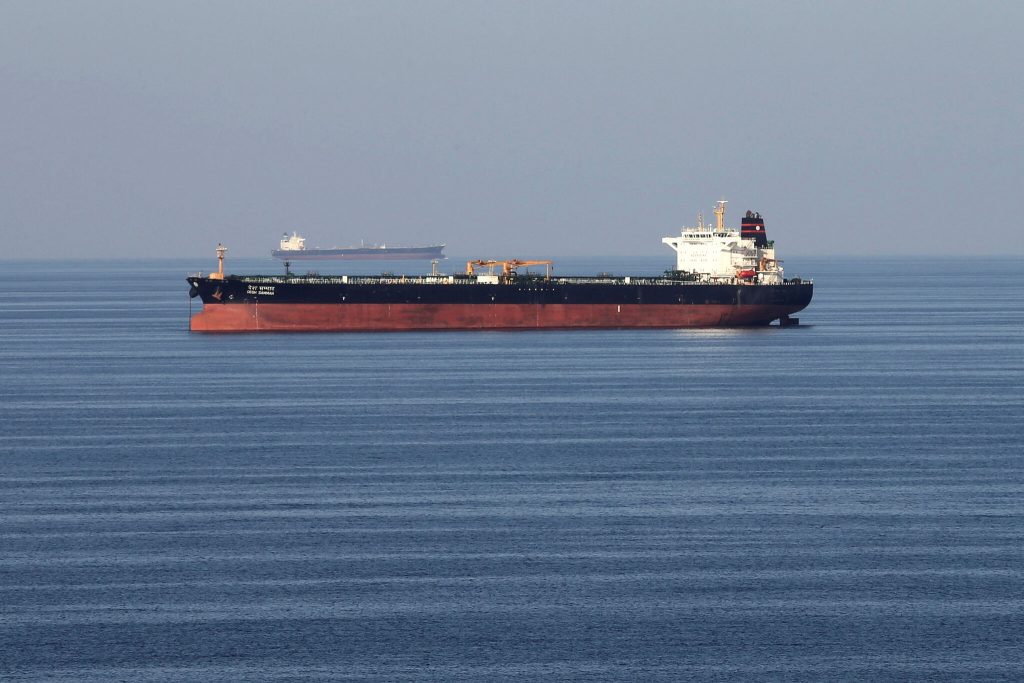 Iran Economy Plunges as Oil Exports Collapse Under War