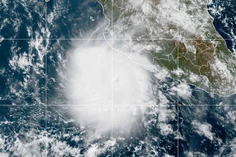 Pacific Storms Strike Mexico and Hawaii