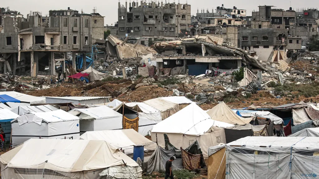 Gaza Families Risk Lives in Damaged Buildings